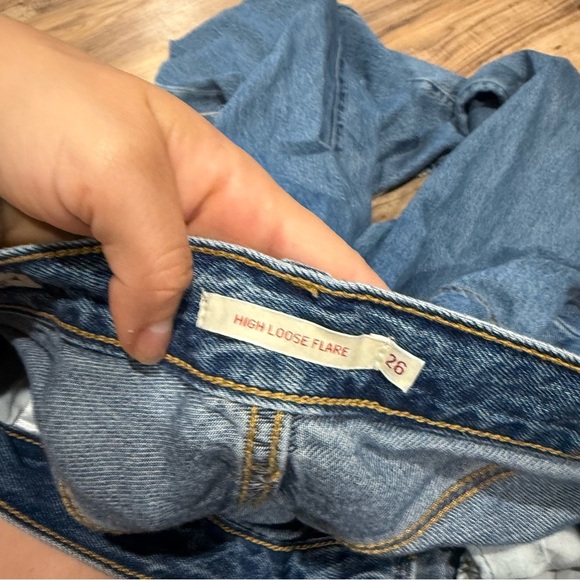 Levi’s High Loose Flare Jean - Picture 10 of 11